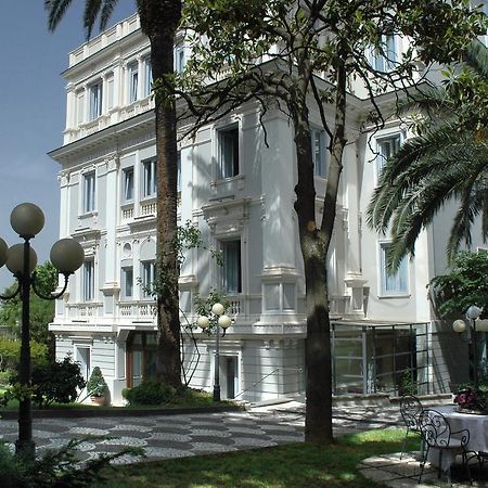 Hotel Flora Фраскати Экстерьер фото