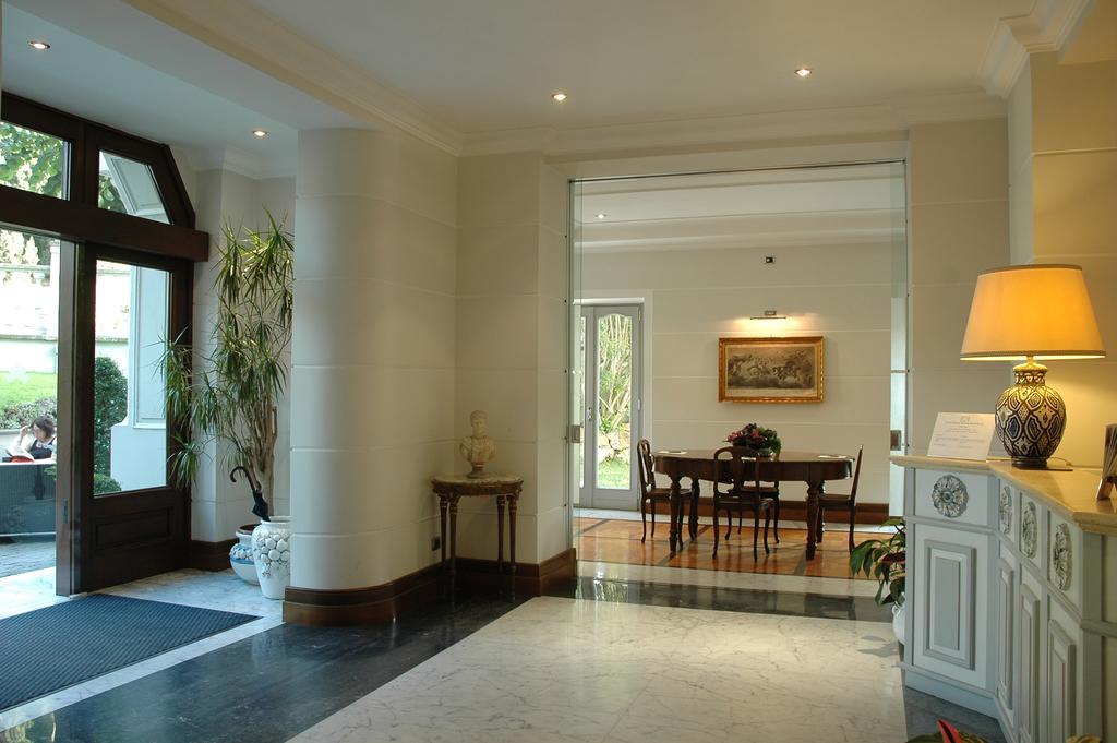 Hotel Flora Фраскати Экстерьер фото