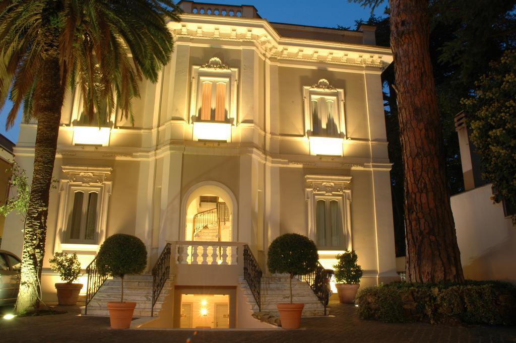 Hotel Flora Фраскати Экстерьер фото