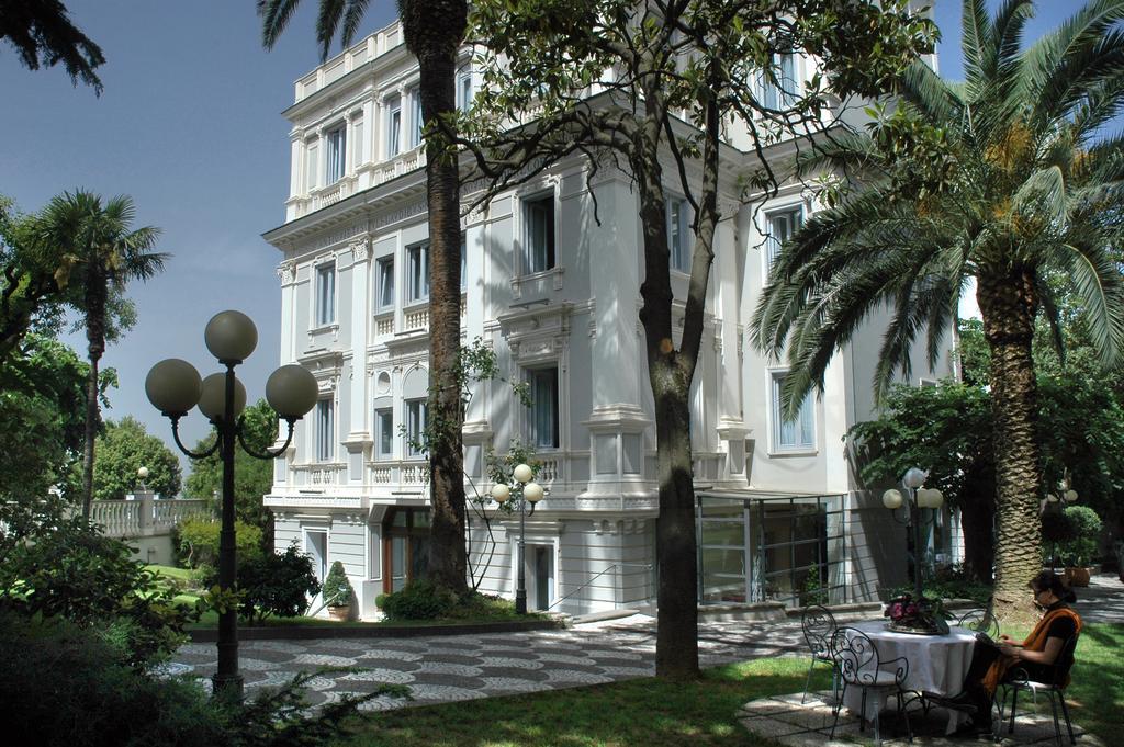 Hotel Flora Фраскати Экстерьер фото