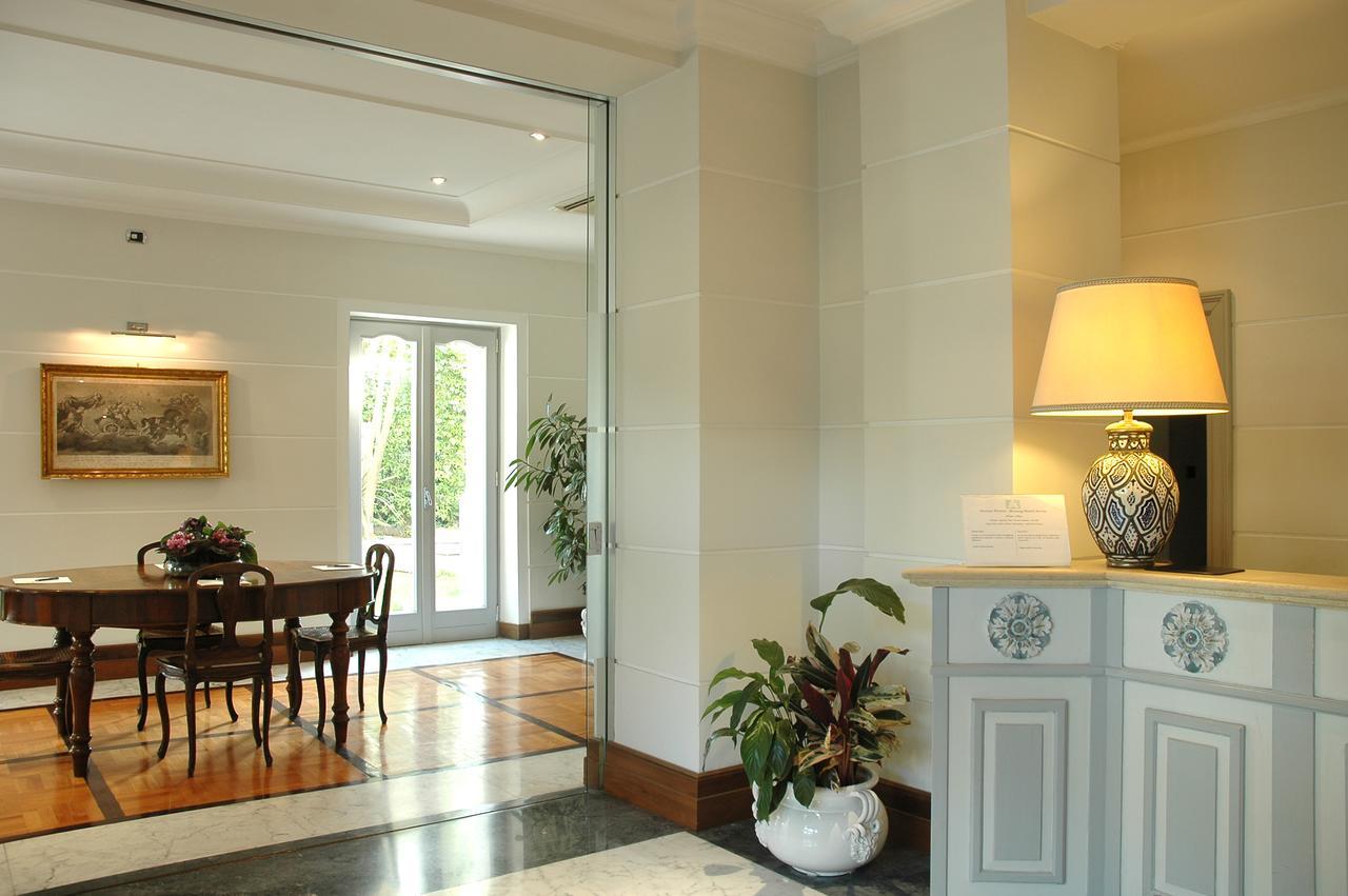 Hotel Flora Фраскати Экстерьер фото