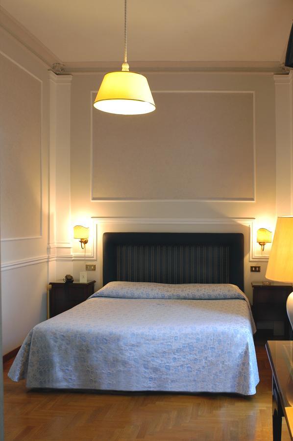 Hotel Flora Фраскати Экстерьер фото